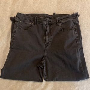 American Eagle HIGH-WAISTED STRAIGHT CROP JEANS